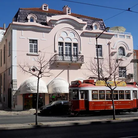 1 Bedroom Located Heart Of Apartment *
