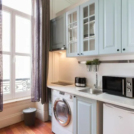 Apartment 1 Bedroom Located Heart Of Lisbon