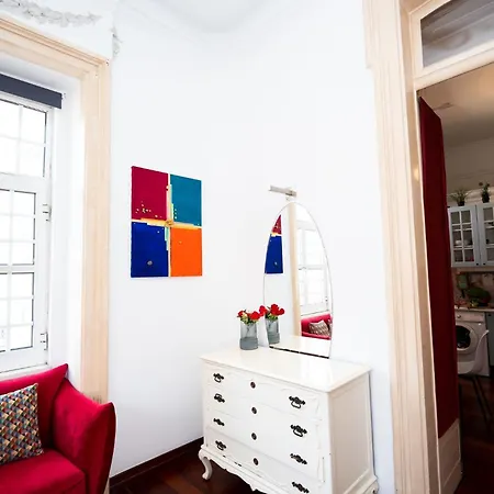 1 Bedroom Located In The Heart Of *