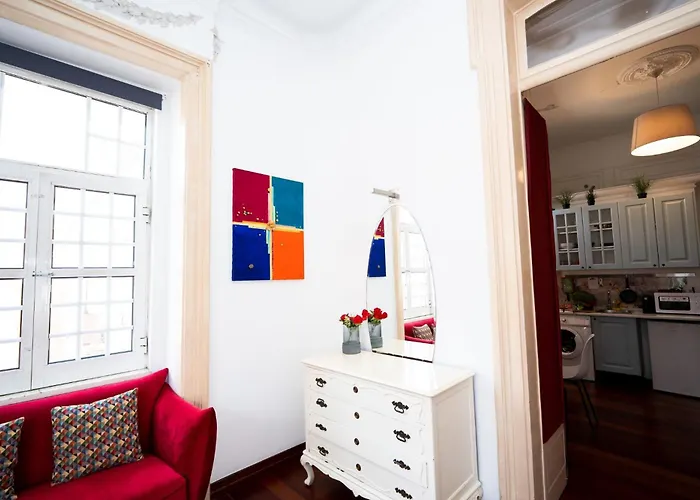 1 Bedroom Located In The Heart Of *