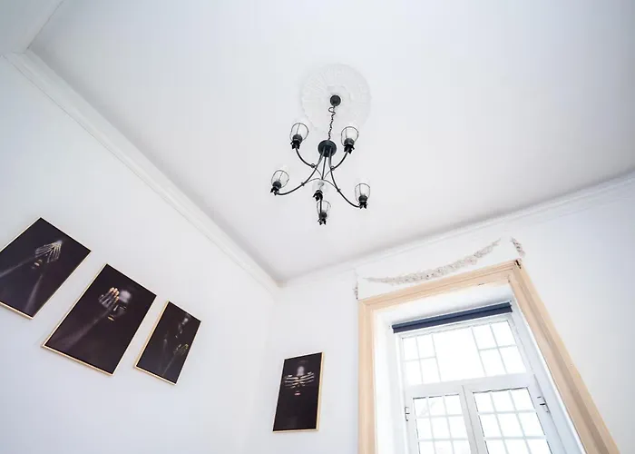 아파트 1 Bedroom Located In The Heart Of